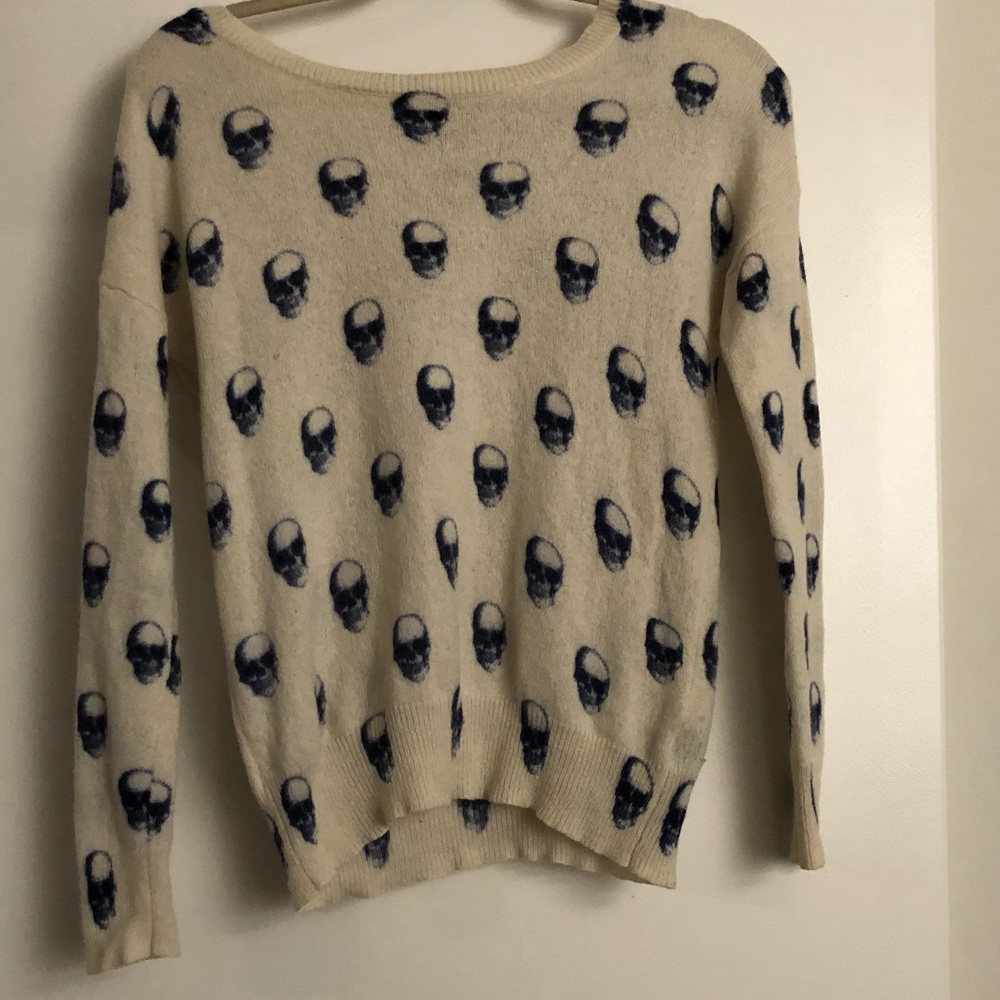 Skull Cashmere white sweater with blue skulls